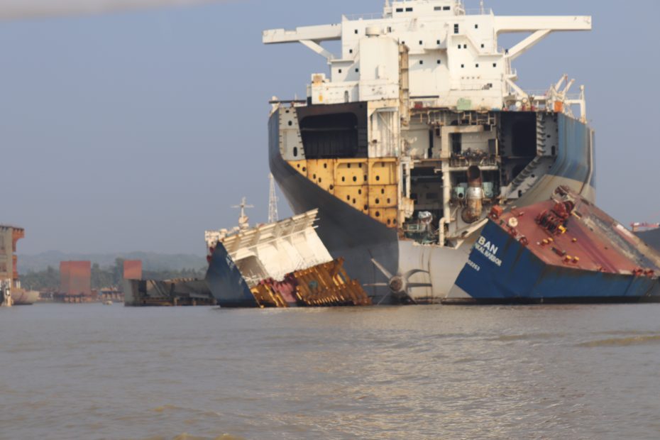 accidents-kept-happening-in-the-ship-breaking-yards-ship-breaking-in